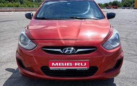 Hyundai Solaris II рестайлинг, 2011 год, 730 000 рублей, 4 фотография