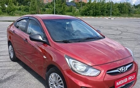 Hyundai Solaris II рестайлинг, 2011 год, 730 000 рублей, 5 фотография