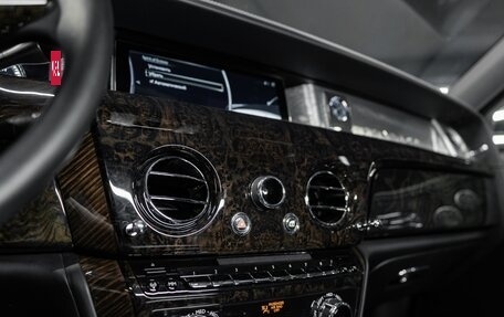 Rolls-Royce Phantom VIII, 2019 год, 41 000 000 рублей, 15 фотография