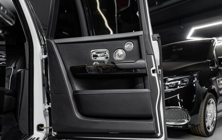 Rolls-Royce Phantom VIII, 2019 год, 41 000 000 рублей, 24 фотография
