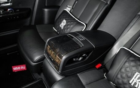 Rolls-Royce Phantom VIII, 2019 год, 41 000 000 рублей, 21 фотография
