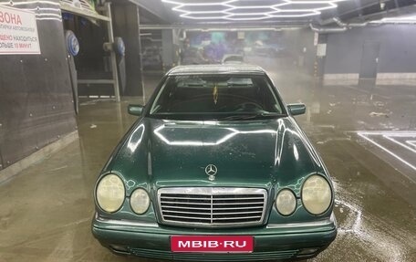 Mercedes-Benz E-Класс, 2000 год, 415 000 рублей, 1 фотография