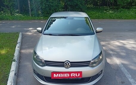 Volkswagen Polo VI (EU Market), 2013 год, 750 000 рублей, 2 фотография