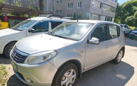 Renault Sandero I, 2013 год, 270 000 рублей, 2 фотография