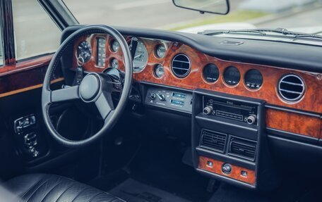 Rolls-Royce Corniche I - IV, 1986 год, 20 000 000 рублей, 16 фотография