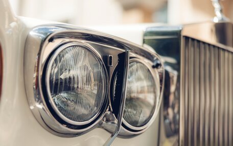 Rolls-Royce Corniche I - IV, 1986 год, 20 000 000 рублей, 10 фотография