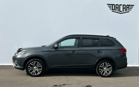 Mitsubishi Outlander III рестайлинг 3, 2018 год, 1 890 000 рублей, 3 фотография