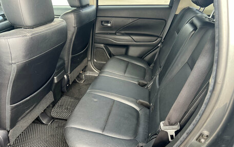 Mitsubishi Outlander III рестайлинг 3, 2018 год, 1 890 000 рублей, 17 фотография
