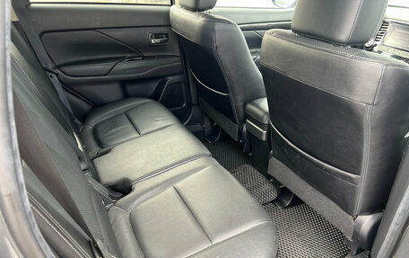 Mitsubishi Outlander III рестайлинг 3, 2018 год, 1 890 000 рублей, 18 фотография
