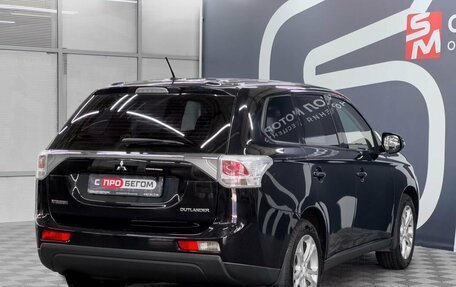 Mitsubishi Outlander III рестайлинг 3, 2013 год, 1 499 900 рублей, 6 фотография