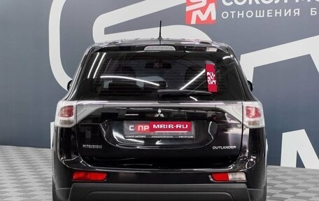Mitsubishi Outlander III рестайлинг 3, 2013 год, 1 499 900 рублей, 5 фотография