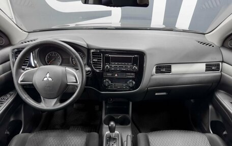 Mitsubishi Outlander III рестайлинг 3, 2013 год, 1 499 900 рублей, 8 фотография