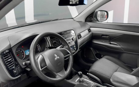 Mitsubishi Outlander III рестайлинг 3, 2013 год, 1 499 900 рублей, 7 фотография