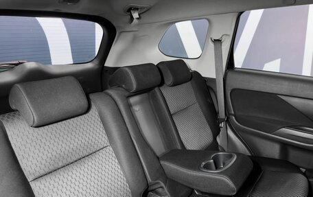 Mitsubishi Outlander III рестайлинг 3, 2013 год, 1 499 900 рублей, 19 фотография