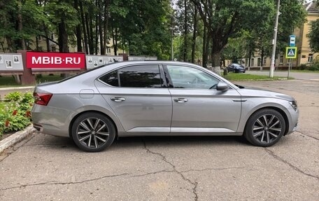 Skoda Superb III рестайлинг, 2025 год, 3 950 000 рублей, 5 фотография