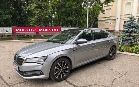 Skoda Superb III рестайлинг, 2025 год, 3 950 000 рублей, 2 фотография