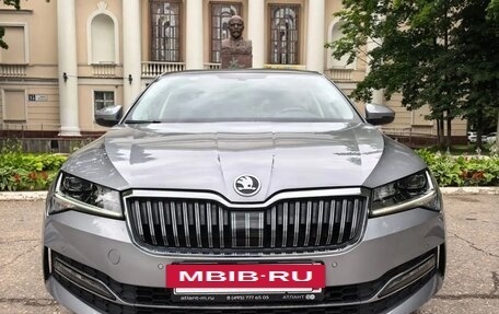 Skoda Superb III рестайлинг, 2025 год, 3 950 000 рублей, 11 фотография