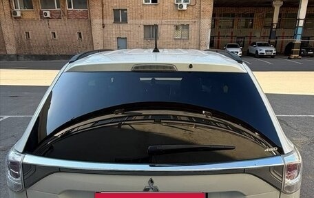 Mitsubishi Outlander III рестайлинг 3, 2013 год, 1 900 000 рублей, 5 фотография