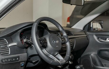 KIA Rio IV, 2018 год, 1 611 000 рублей, 8 фотография