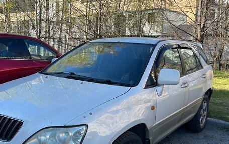 Toyota Harrier, 1998 год, 700 000 рублей, 2 фотография
