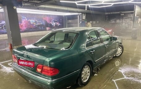 Mercedes-Benz E-Класс, 2000 год, 415 000 рублей, 3 фотография