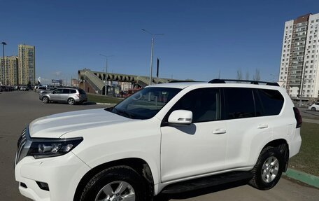 Toyota Land Cruiser 200, 2015 год, 3 450 000 рублей, 2 фотография