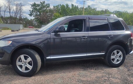 Volkswagen Touareg III, 2007 год, 750 000 рублей, 2 фотография