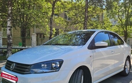 Volkswagen Polo VI (EU Market), 2016 год, 999 000 рублей, 2 фотография