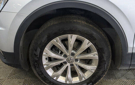 Volkswagen Tiguan II, 2020 год, 2 570 000 рублей, 18 фотография