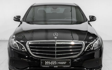 Mercedes-Benz E-Класс, 2019 год, 3 300 000 рублей, 2 фотография