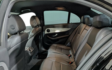 Mercedes-Benz E-Класс, 2019 год, 3 300 000 рублей, 12 фотография