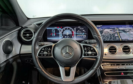 Mercedes-Benz E-Класс, 2019 год, 3 300 000 рублей, 22 фотография