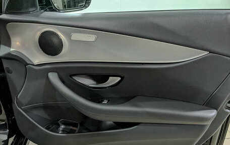 Mercedes-Benz E-Класс, 2019 год, 3 300 000 рублей, 25 фотография