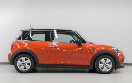 MINI Hatch, 2019 год, 1 915 000 рублей, 4 фотография