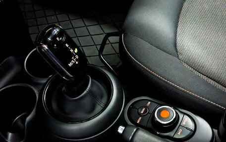 MINI Hatch, 2019 год, 1 915 000 рублей, 28 фотография