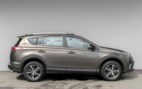 Toyota RAV4, 2016 год, 1 985 000 рублей, 4 фотография