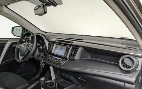 Toyota RAV4, 2016 год, 1 985 000 рублей, 11 фотография