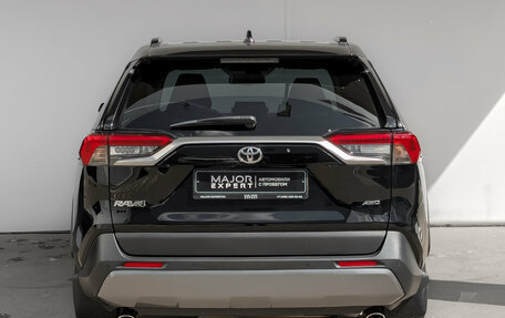 Toyota RAV4, 2021 год, 3 830 000 рублей, 6 фотография