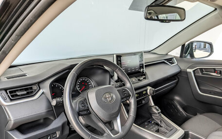 Toyota RAV4, 2021 год, 3 830 000 рублей, 16 фотография