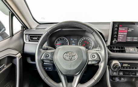 Toyota RAV4, 2021 год, 3 830 000 рублей, 21 фотография