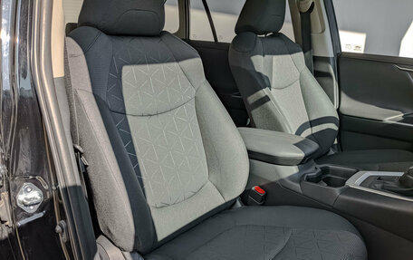 Toyota RAV4, 2021 год, 3 830 000 рублей, 22 фотография