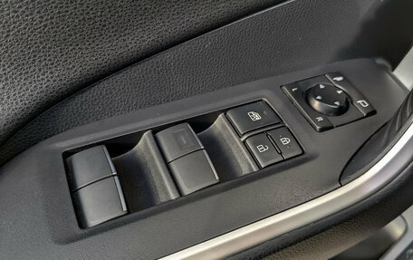 Toyota RAV4, 2021 год, 3 830 000 рублей, 26 фотография