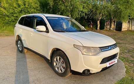 Mitsubishi Outlander III рестайлинг 3, 2013 год, 980 000 рублей, 6 фотография