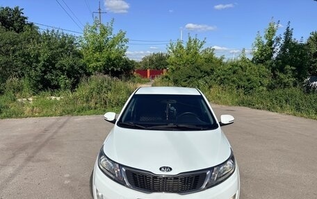 KIA Rio III рестайлинг, 2013 год, 830 000 рублей, 2 фотография
