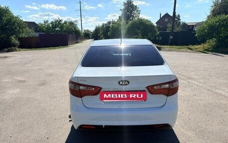 KIA Rio III рестайлинг, 2013 год, 830 000 рублей, 7 фотография