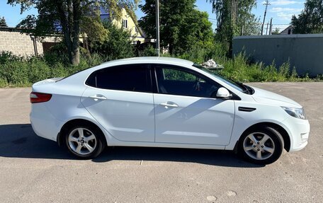 KIA Rio III рестайлинг, 2013 год, 830 000 рублей, 9 фотография