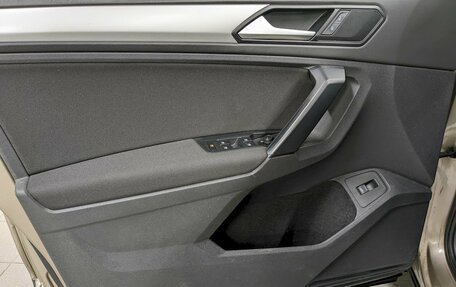 Volkswagen Tiguan II, 2020 год, 2 140 000 рублей, 11 фотография