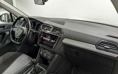 Volkswagen Tiguan II, 2020 год, 2 140 000 рублей, 20 фотография