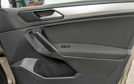Volkswagen Tiguan II, 2020 год, 2 140 000 рублей, 19 фотография
