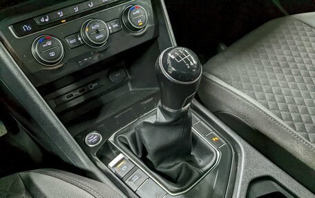 Volkswagen Tiguan II, 2020 год, 2 140 000 рублей, 30 фотография